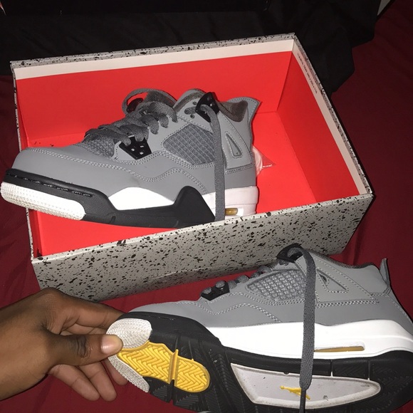 Jordan 4s